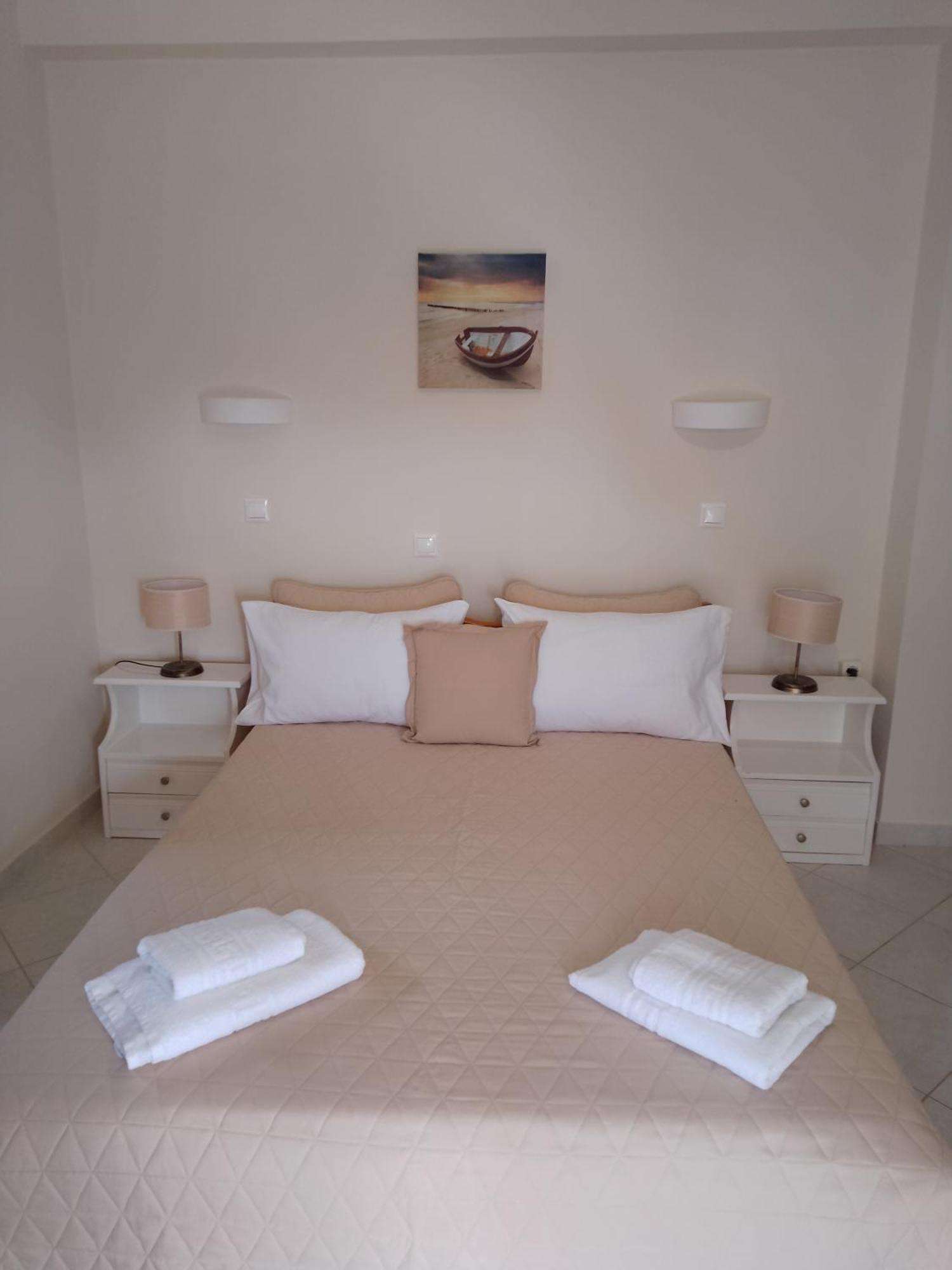 Vicky'S Guesthouse Kavos Exterior photo